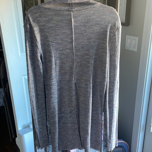 Feee people loose turtle neck - Picture 3 of 4